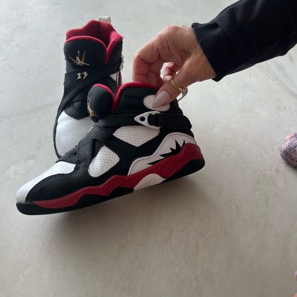 Jordans - gently used - Picture 2 of 6